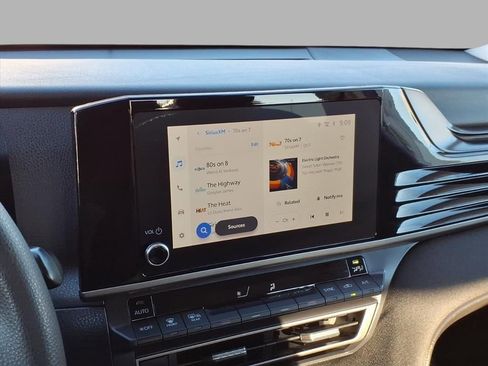 Used 2025 Toyota Camry LE image 16