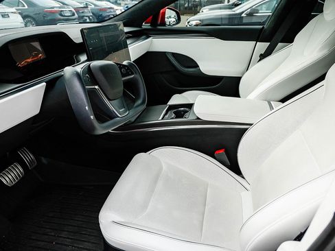 Used 2022 Tesla Model S Plaid image 5