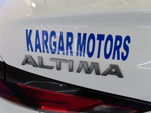 Used 2025 Nissan Altima 2.5 SV image 13