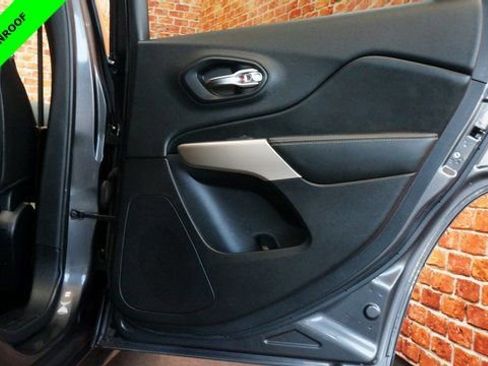 Used 2018 Jeep Cherokee Limited image 51