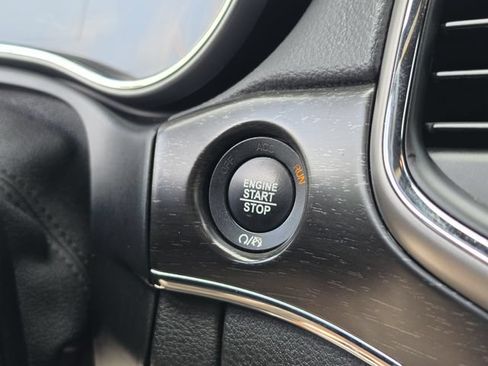 Used 2018 Jeep Grand Cherokee Limited AWD/4WD image 38