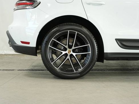 New 2025 Porsche Macan image 40