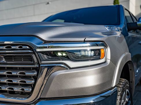 Used 2025 RAM 1500 Limited AWD/4WD image 12