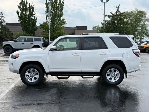Used 2019 Toyota 4Runner SR5 Premium AWD/4WD image 3