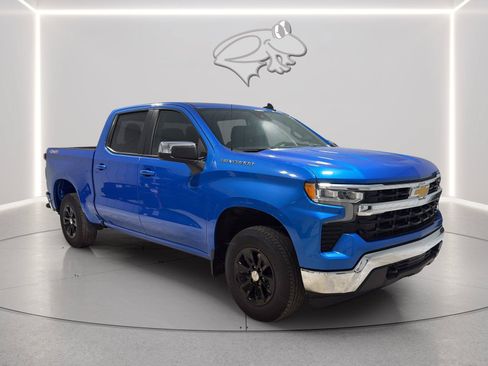 Used 2025 Chevrolet Silverado 1500 LT AWD/4WD image 7
