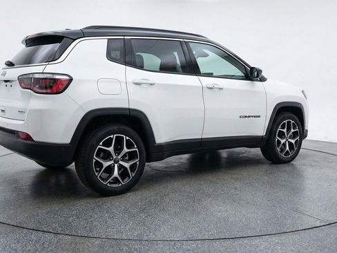 Used 2025 Jeep Compass Limited image 9