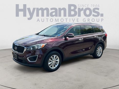 Used 2017 Kia Sorento FWD image 8