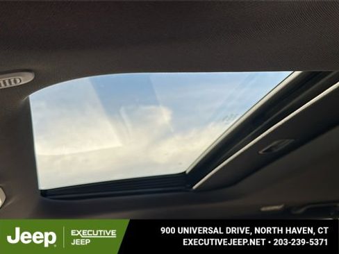 New 2025 Jeep Grand Cherokee Laredo w/ Luxury Tech Group I image 12