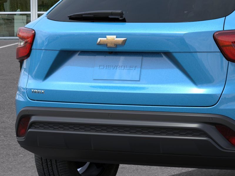 New 2026 Chevrolet Trax LS w/ LS Convenience Package FWD image 16
