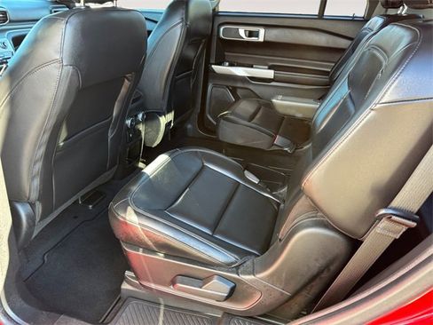 Used 2021 Ford Explorer XLT w/ Equipment Group 202A image 13