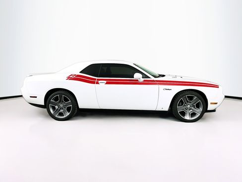 Used 2012 Dodge Challenger R/T image 10
