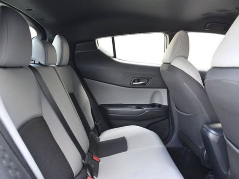 Used 2019 Toyota C-HR XLE FWD image 24