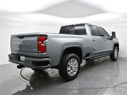Used 2024 Chevrolet Silverado 2500 High Country w/ High Country Premium Package image 7