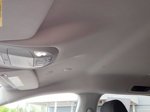 Used 2022 Chrysler Voyager LX FWD image 35