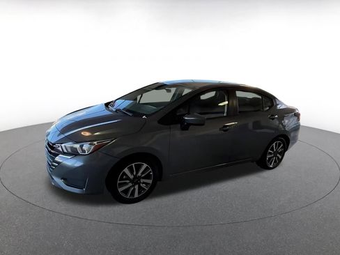 Used 2023 Nissan Versa SV image 7