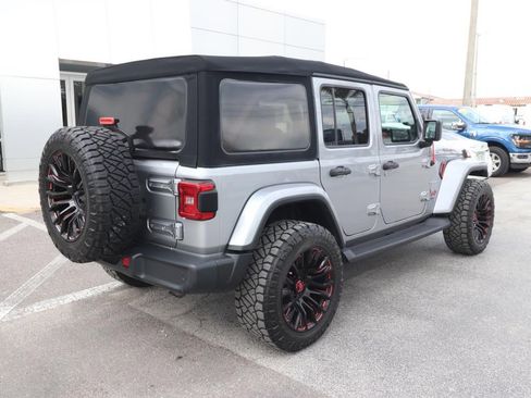 Used 2021 Jeep Wrangler Unlimited Sahara AWD/4WD image 15
