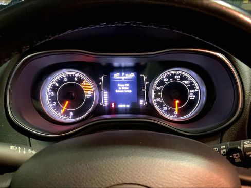 Used 2020 Jeep Cherokee Latitude Lux w/ Comfort/Convenience Group image 24