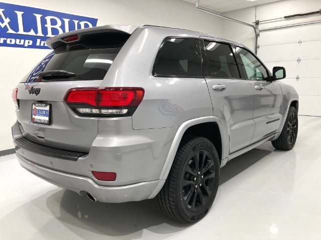 Used 2020 Jeep Grand Cherokee Altitude AWD/4WD image 16