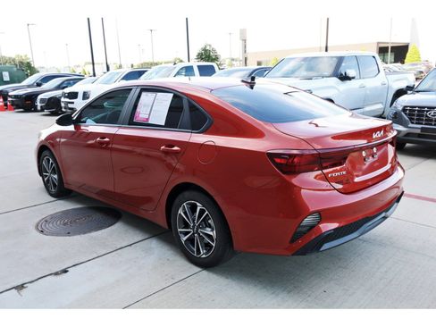 Used 2024 Kia Forte LXS w/ LXS Technology Package FWD image 6