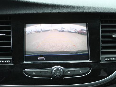 Used 2022 Buick Encore Preferred image 23