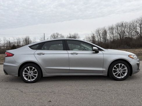 Used 2020 Ford Fusion SE image 27