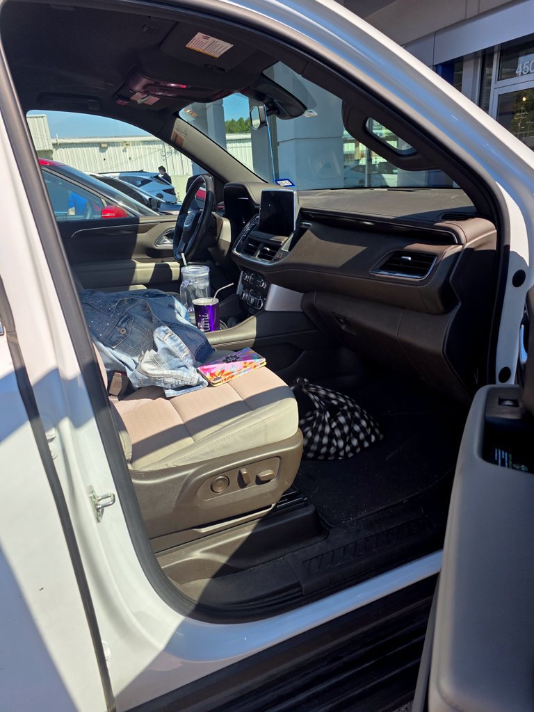 Used 2022 GMC Yukon XL SLE RWD image 5