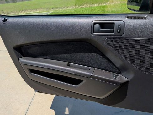 Used 2012 Ford Mustang Coupe RWD image 10