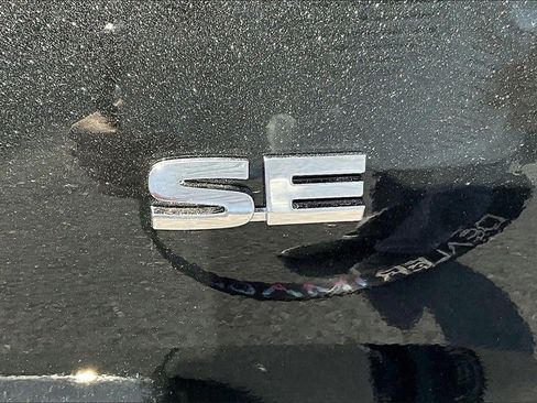 New 2025 Mitsubishi Outlander SE image 12