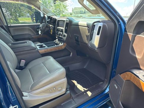Used 2017 GMC Sierra 2500 SLT w/ Duramax Plus Package AWD/4WD image 14
