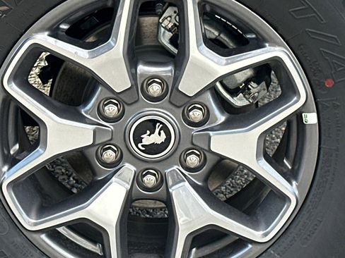 New 2025 Ford Bronco Badlands image 5