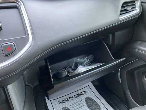 Used 2023 Chevrolet Suburban Z71 image 31