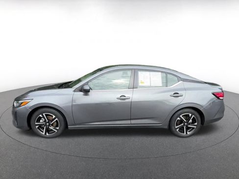 Used 2025 Nissan Sentra SV FWD image 9