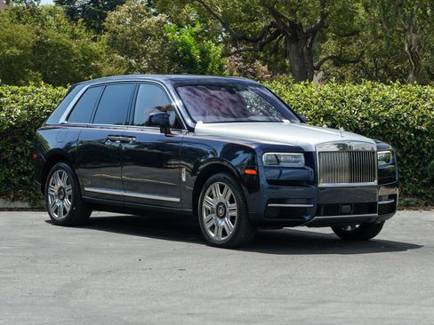 Certified 2022 Rolls-Royce Cullinan w/ Cullinan Package AWD/4WD image 9