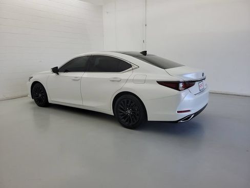 Used 2021 Lexus ES 350 Ultra Luxury w/ Accessory Package 2 FWD image 7