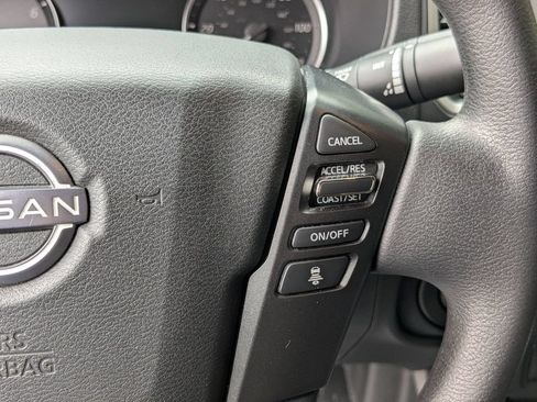 Used 2024 Nissan Frontier SV w/ Technology Package AWD/4WD image 17
