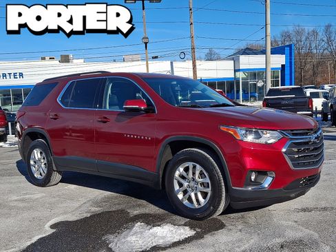 Used 2020 Chevrolet Traverse LT w/ Driver Confidence II Package image 1