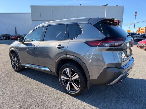 Used 2023 Nissan Rogue SL w/ SL Premium Package image 4