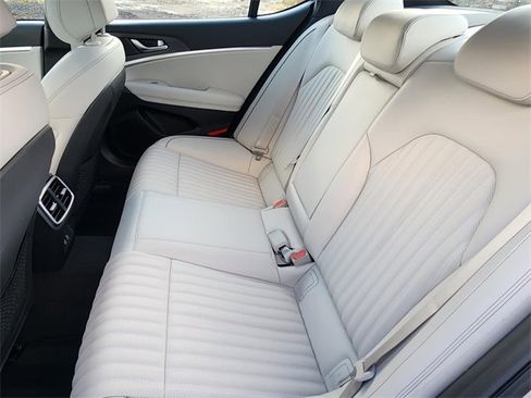 Used 2025 Genesis G70 3.3T Advanced image 21