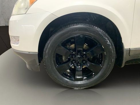 Used 2011 Chevrolet Traverse LTZ image 30