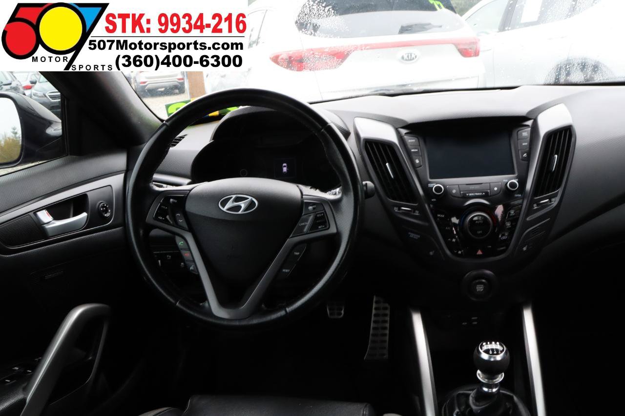 Used 2016 Hyundai Veloster Turbo w/ Option Group 04 FWD image 9