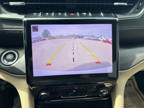 Used 2021 Jeep Grand Cherokee L Limited image 21