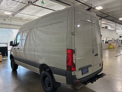 New 2025 Mercedes-Benz Sprinter 2500 image 7