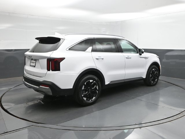 Used 2026 Kia Sorento S FWD image 8