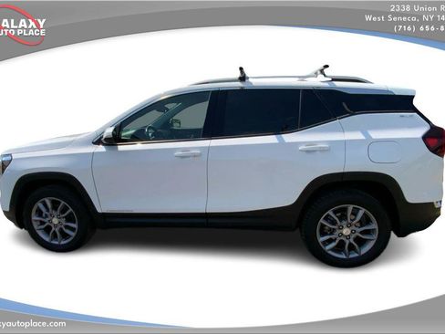 Used 2024 GMC Terrain SLT AWD/4WD image 8