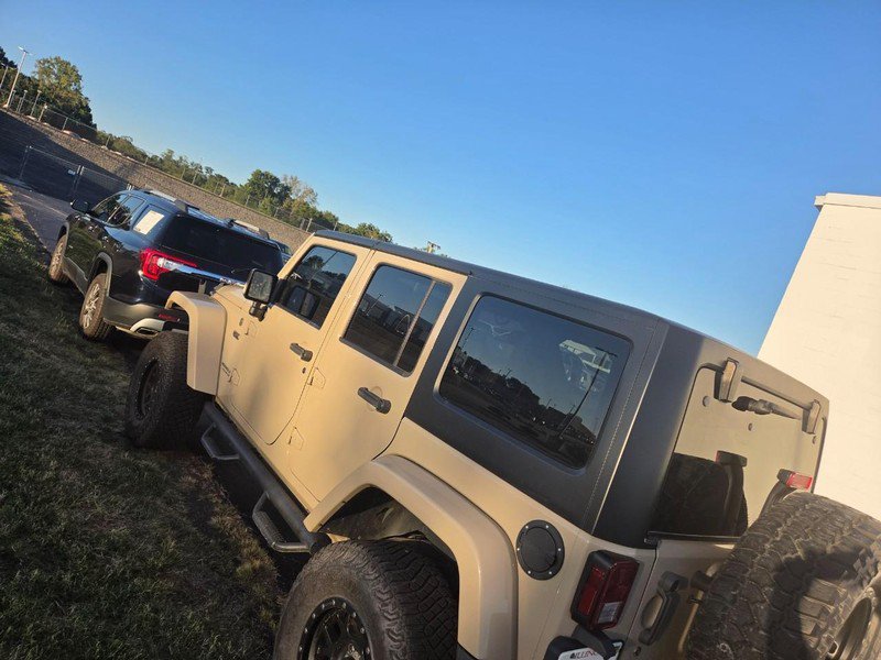 Used 2016 Jeep Wrangler Unlimited Sahara AWD/4WD image 5