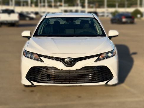 Used 2020 Toyota Camry LE AWD/4WD image 5