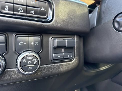 Used 2025 GMC Yukon AT4 Ultimate image 17