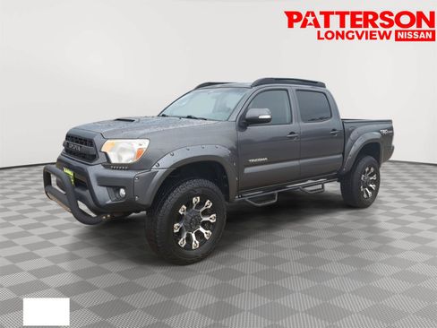 Used 2015 Toyota Tacoma 4x4 Double Cab w/ TRD Sport Package image 2