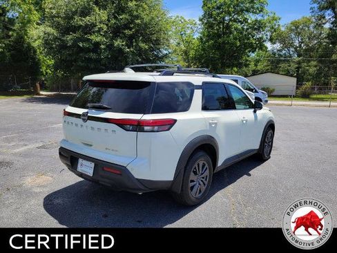 Used 2022 Nissan Pathfinder SV AWD/4WD image 6