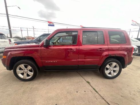 Used 2013 Jeep Patriot Latitude w/ Sun/Sound Group image 8